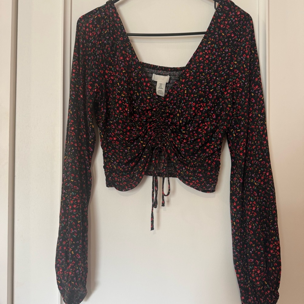 H&M Floral Black and Red Women's Top